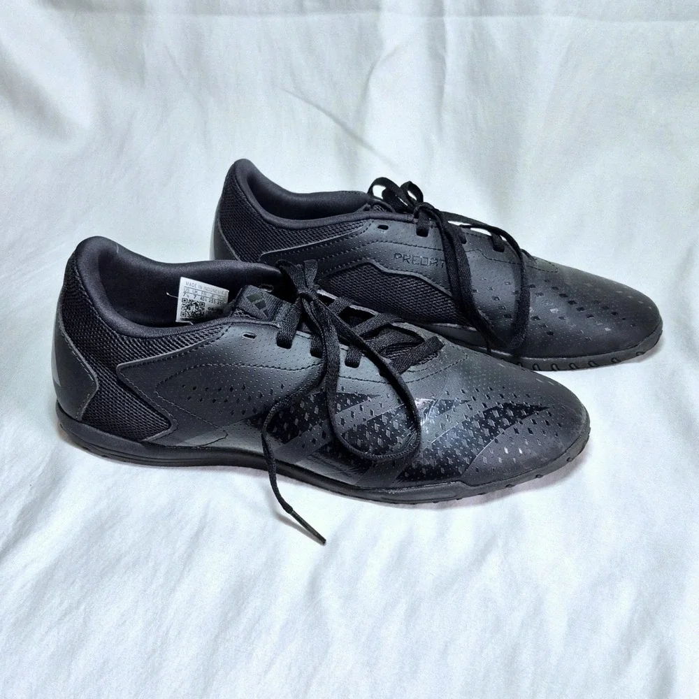 Adidas‎ Predator indoor shoes black lace up womens 7.5